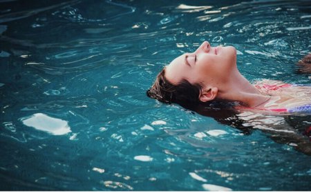 Swimming in Dreams: Symbolism, Spirituality, and Destiny