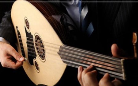 The Symbolism of the Lute in Dreams: Deception, Emotion, and Divine Lessons