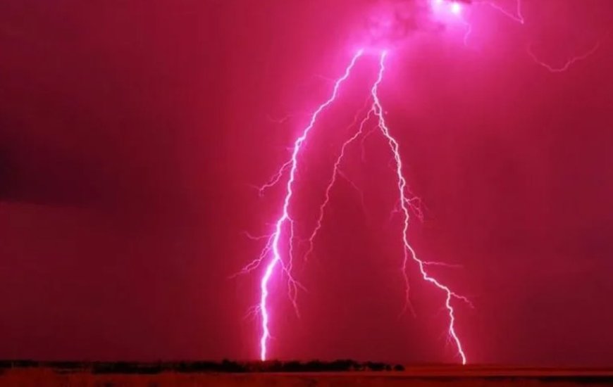 What Does It Mean to Dream of Lightning and Thunder? Warning or Glad Tidings?