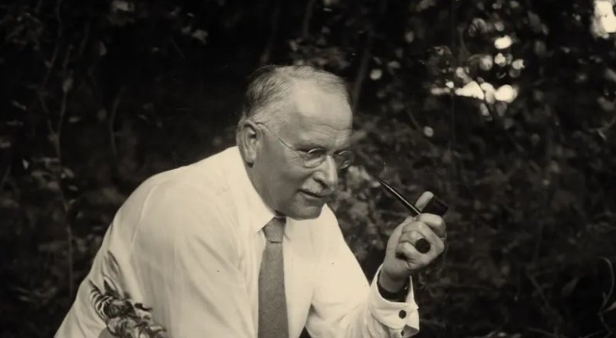 Dreams in Jungian Psychology: Symbols, Archetypes, and the Search for Balance