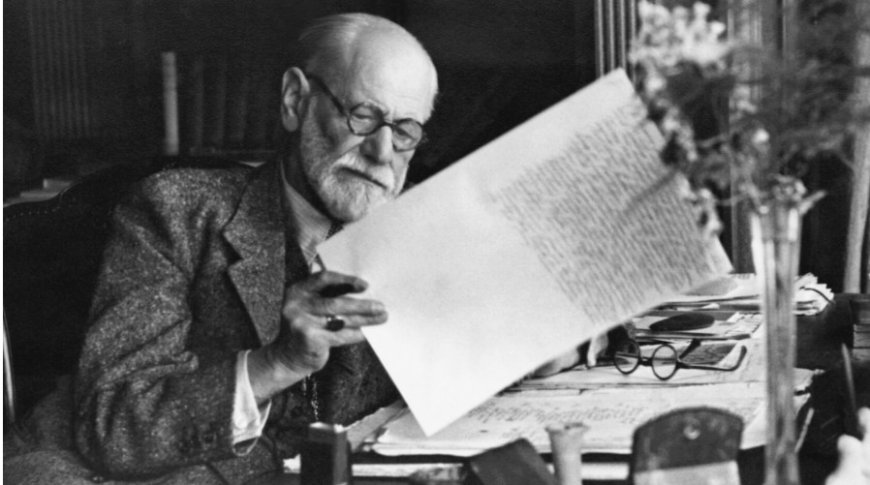Freud and Dreams: Unlocking the Royal Road to the Unconscious