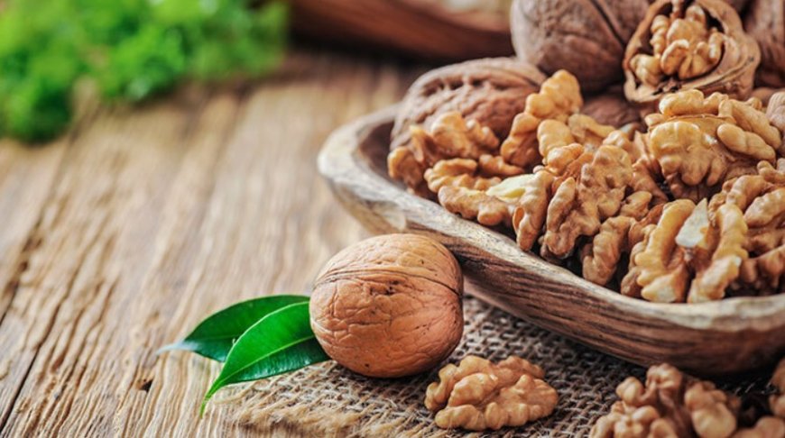 What Does Dreaming of Walnuts Mean? Wealth, Conflict, and Tests of Character