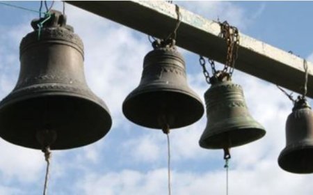 Dreaming of a Bell: Warning, Allegiance, and the Call to Gather