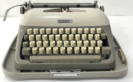 Dreaming of typewriters and keyboards: Success and news symbols