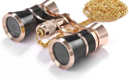 Binoculars dream meaning: Islamic interpretations and key signs explained