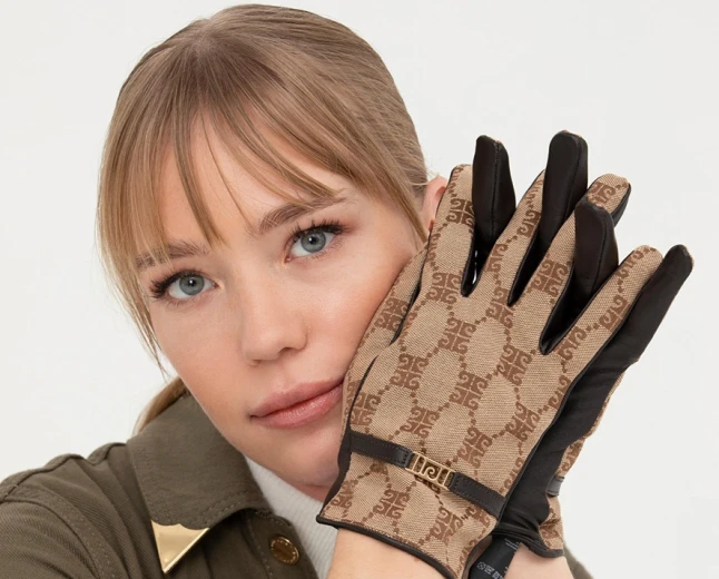Dreaming of gloves in Islam: secrets, status and disputes explained