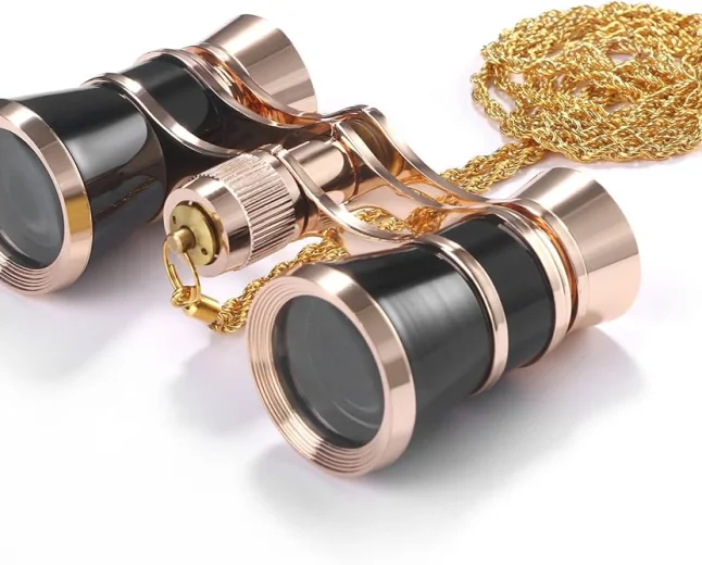 Binoculars dream meaning: Islamic interpretations and key signs explained