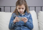 How Parents Can Manage Children’s Screen Time Without Total Bans